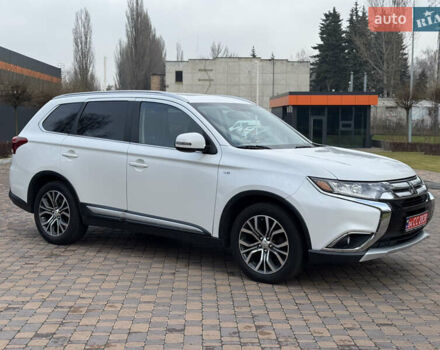 Белый Мицубиси Аутлендер, объемом двигателя 3 л и пробегом 310 тыс. км за 12700 $, фото 8 на Automoto.ua