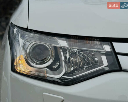 Белый Мицубиси Аутлендер, объемом двигателя 2.2 л и пробегом 140 тыс. км за 16200 $, фото 12 на Automoto.ua