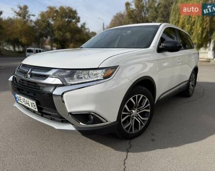 Міцубісі Аутлендер 2015 у Дніпро (Дніпропетровську) на Automoto.ua Білий Міцубісі Аутлендер, об'ємом двигуна 2.36 л та пробігом 178 тис. км за 14500 $, фото 1 на Automoto.ua