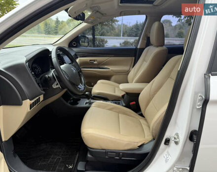 Белый Мицубиси Аутлендер, объемом двигателя 2.4 л и пробегом 160 тыс. км за 16900 $, фото 27 на Automoto.ua