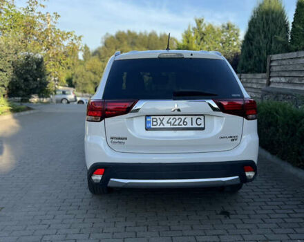 Белый Мицубиси Аутлендер, объемом двигателя 3 л и пробегом 197 тыс. км за 15500 $, фото 14 на Automoto.ua