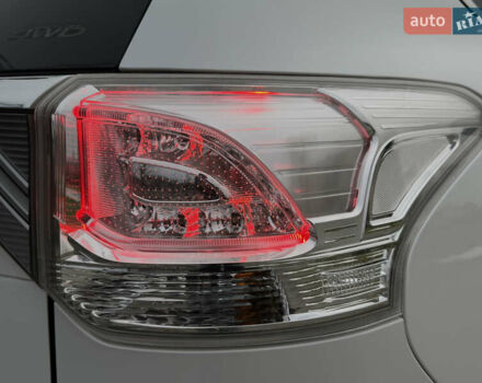 Белый Мицубиси Аутлендер, объемом двигателя 2.2 л и пробегом 140 тыс. км за 16200 $, фото 35 на Automoto.ua