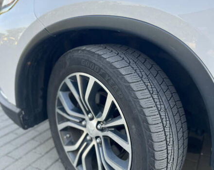 Белый Мицубиси Аутлендер, объемом двигателя 3 л и пробегом 197 тыс. км за 15300 $, фото 50 на Automoto.ua