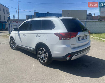 Білий Міцубісі Аутлендер, об'ємом двигуна 2.36 л та пробігом 159 тис. км за 15500 $, фото 5 на Automoto.ua