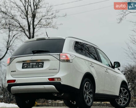 Белый Мицубиси Аутлендер, объемом двигателя 2.2 л и пробегом 140 тыс. км за 16200 $, фото 20 на Automoto.ua