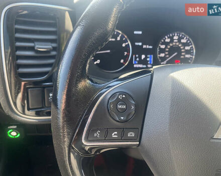 Білий Міцубісі Аутлендер, об'ємом двигуна 2.36 л та пробігом 159 тис. км за 15500 $, фото 16 на Automoto.ua