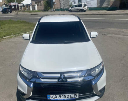 Білий Міцубісі Аутлендер, об'ємом двигуна 2.36 л та пробігом 159 тис. км за 15500 $, фото 4 на Automoto.ua