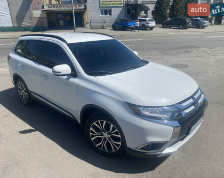 Білий Міцубісі Аутлендер, об'ємом двигуна 2.36 л та пробігом 159 тис. км за 15500 $, фото 1 на Automoto.ua