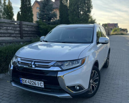 Белый Мицубиси Аутлендер, объемом двигателя 3 л и пробегом 197 тыс. км за 15300 $, фото 7 на Automoto.ua