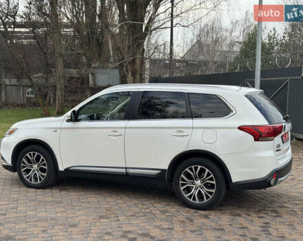 Белый Мицубиси Аутлендер, объемом двигателя 3 л и пробегом 310 тыс. км за 12700 $, фото 26 на Automoto.ua