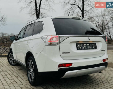 Белый Мицубиси Аутлендер, объемом двигателя 2.2 л и пробегом 140 тыс. км за 16200 $, фото 24 на Automoto.ua