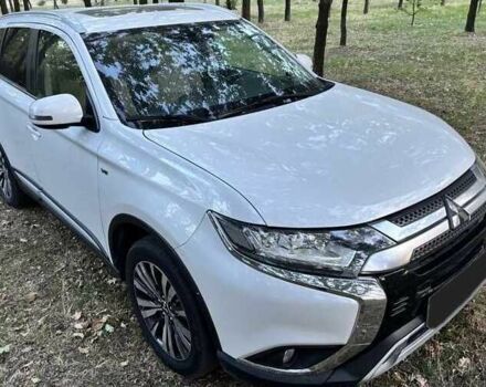 Білий Міцубісі Аутлендер, об'ємом двигуна 3 л та пробігом 109 тис. км за 10500 $, фото 4 на Automoto.ua