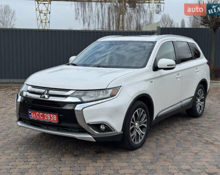 Белый Мицубиси Аутлендер, объемом двигателя 3 л и пробегом 310 тыс. км за 12700 $, фото 47 на Automoto.ua