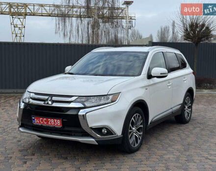 Белый Мицубиси Аутлендер, объемом двигателя 3 л и пробегом 310 тыс. км за 12700 $, фото 17 на Automoto.ua