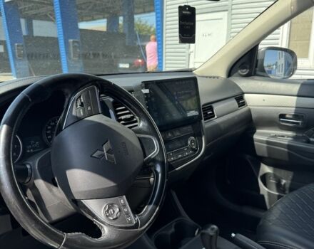 Белый Мицубиси Аутлендер, объемом двигателя 2.4 л и пробегом 91 тыс. км за 15900 $, фото 7 на Automoto.ua
