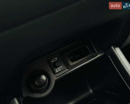 Белый Мицубиси Аутлендер, объемом двигателя 2.2 л и пробегом 140 тыс. км за 16200 $, фото 59 на Automoto.ua