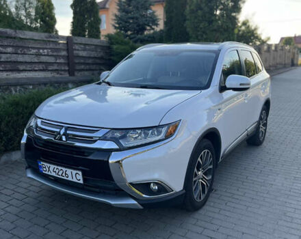 Белый Мицубиси Аутлендер, объемом двигателя 3 л и пробегом 197 тыс. км за 15300 $, фото 54 на Automoto.ua