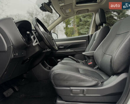 Белый Мицубиси Аутлендер, объемом двигателя 2.2 л и пробегом 140 тыс. км за 16200 $, фото 43 на Automoto.ua