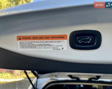 Белый Мицубиси Аутлендер, объемом двигателя 2 л и пробегом 146 тыс. км за 14500 $, фото 3 на Automoto.ua