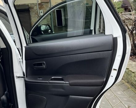 Белый Мицубиси Аутлендер, объемом двигателя 2 л и пробегом 168 тыс. км за 10800 $, фото 18 на Automoto.ua