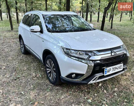 Білий Міцубісі Аутлендер, об'ємом двигуна 3 л та пробігом 109 тис. км за 12500 $, фото 3 на Automoto.ua