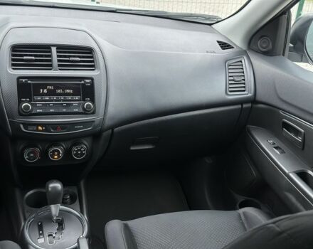 Белый Мицубиси Аутлендер, объемом двигателя 2 л и пробегом 257 тыс. км за 10800 $, фото 11 на Automoto.ua