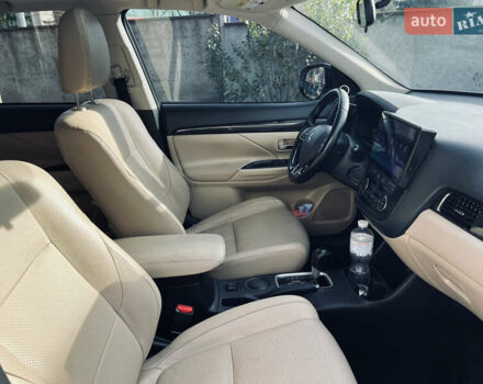 Белый Мицубиси Аутлендер, объемом двигателя 2.4 л и пробегом 147 тыс. км за 12999 $, фото 42 на Automoto.ua