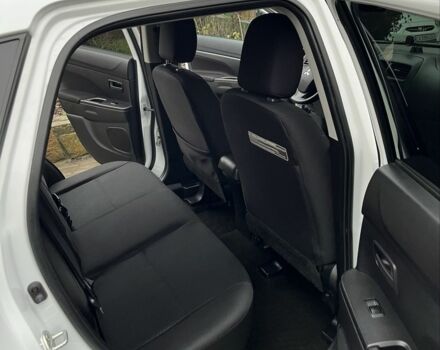 Белый Мицубиси Аутлендер, объемом двигателя 2 л и пробегом 168 тыс. км за 10800 $, фото 16 на Automoto.ua