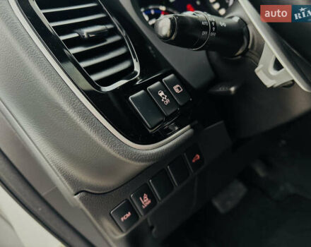 Белый Мицубиси Аутлендер, объемом двигателя 2.2 л и пробегом 140 тыс. км за 16200 $, фото 44 на Automoto.ua