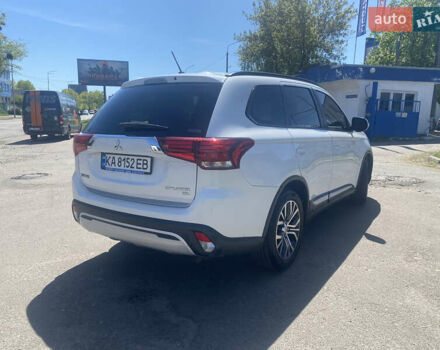Білий Міцубісі Аутлендер, об'ємом двигуна 2.36 л та пробігом 159 тис. км за 15500 $, фото 6 на Automoto.ua