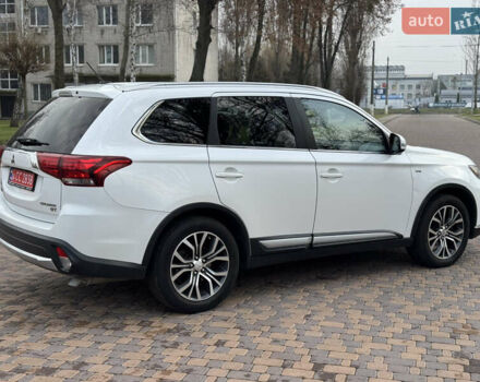 Белый Мицубиси Аутлендер, объемом двигателя 3 л и пробегом 310 тыс. км за 12700 $, фото 28 на Automoto.ua