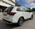Міцубісі Аутлендер 2015 у Дніпро (Дніпропетровську) на Automoto.ua Білий Міцубісі Аутлендер, об'ємом двигуна 2.36 л та пробігом 178 тис. км за 14500 $, фото 22 на Automoto.ua