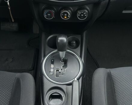 Белый Мицубиси Аутлендер, объемом двигателя 2 л и пробегом 257 тыс. км за 10800 $, фото 14 на Automoto.ua