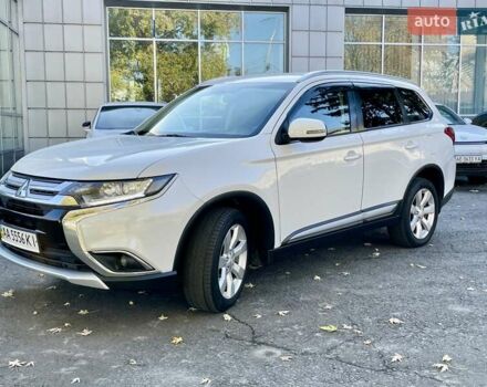 Белый Мицубиси Аутлендер, объемом двигателя 2 л и пробегом 146 тыс. км за 14500 $, фото 5 на Automoto.ua