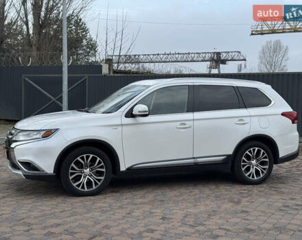 Белый Мицубиси Аутлендер, объемом двигателя 3 л и пробегом 310 тыс. км за 12700 $, фото 41 на Automoto.ua