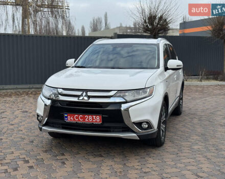 Белый Мицубиси Аутлендер, объемом двигателя 3 л и пробегом 310 тыс. км за 12700 $, фото 18 на Automoto.ua