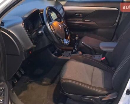 Білий Міцубісі Аутлендер, об'ємом двигуна 2.3 л та пробігом 130 тис. км за 14999 $, фото 20 на Automoto.ua