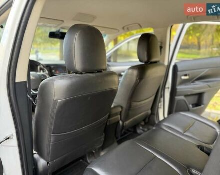 Міцубісі Аутлендер 2015 у Дніпро (Дніпропетровську) на Automoto.ua Білий Міцубісі Аутлендер, об'ємом двигуна 2.36 л та пробігом 178 тис. км за 14500 $, фото 27 на Automoto.ua