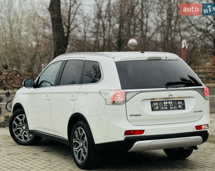 Белый Мицубиси Аутлендер, объемом двигателя 2.2 л и пробегом 140 тыс. км за 16200 $, фото 23 на Automoto.ua