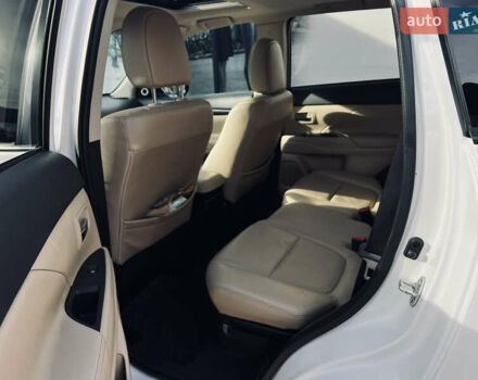 Белый Мицубиси Аутлендер, объемом двигателя 2.4 л и пробегом 147 тыс. км за 12999 $, фото 45 на Automoto.ua