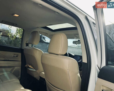 Белый Мицубиси Аутлендер, объемом двигателя 2.4 л и пробегом 147 тыс. км за 12999 $, фото 44 на Automoto.ua