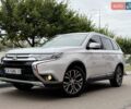 Мицубиси Аутлендер 2015 в Киеве на Automoto.ua Белый Мицубиси Аутлендер, объемом двигателя 2.4 л и пробегом 159 тыс. км за 17300 $, фото 1 на Automoto.ua