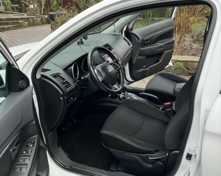 Белый Мицубиси Аутлендер, объемом двигателя 2 л и пробегом 168 тыс. км за 10800 $, фото 10 на Automoto.ua