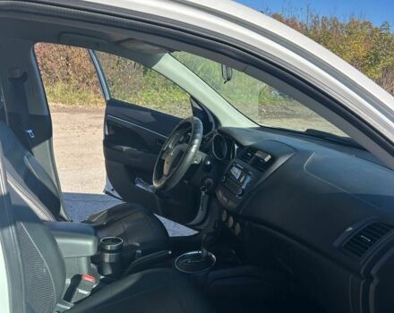 Белый Мицубиси Аутлендер, объемом двигателя 2 л и пробегом 255 тыс. км за 11500 $, фото 10 на Automoto.ua