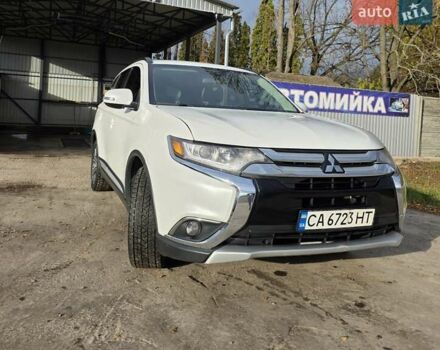 Белый Мицубиси Аутлендер, объемом двигателя 2.36 л и пробегом 169 тыс. км за 13300 $, фото 8 на Automoto.ua