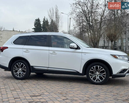 Белый Мицубиси Аутлендер, объемом двигателя 3 л и пробегом 310 тыс. км за 12700 $, фото 10 на Automoto.ua