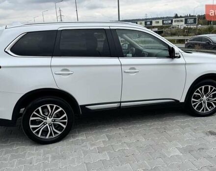 Белый Мицубиси Аутлендер, объемом двигателя 2.2 л и пробегом 199 тыс. км за 17999 $, фото 6 на Automoto.ua