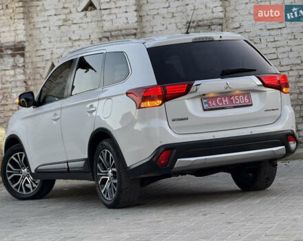 Білий Міцубісі Аутлендер, об'ємом двигуна 2.23 л та пробігом 215 тис. км за 17550 $, фото 29 на Automoto.ua