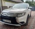 Белый Мицубиси Аутлендер, объемом двигателя 2 л и пробегом 121 тыс. км за 16000 $, фото 1 на Automoto.ua
