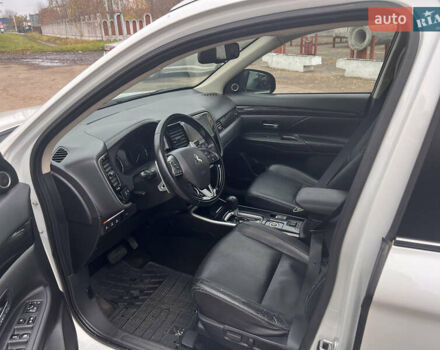 Білий Міцубісі Аутлендер, об'ємом двигуна 2.27 л та пробігом 145 тис. км за 18200 $, фото 12 на Automoto.ua